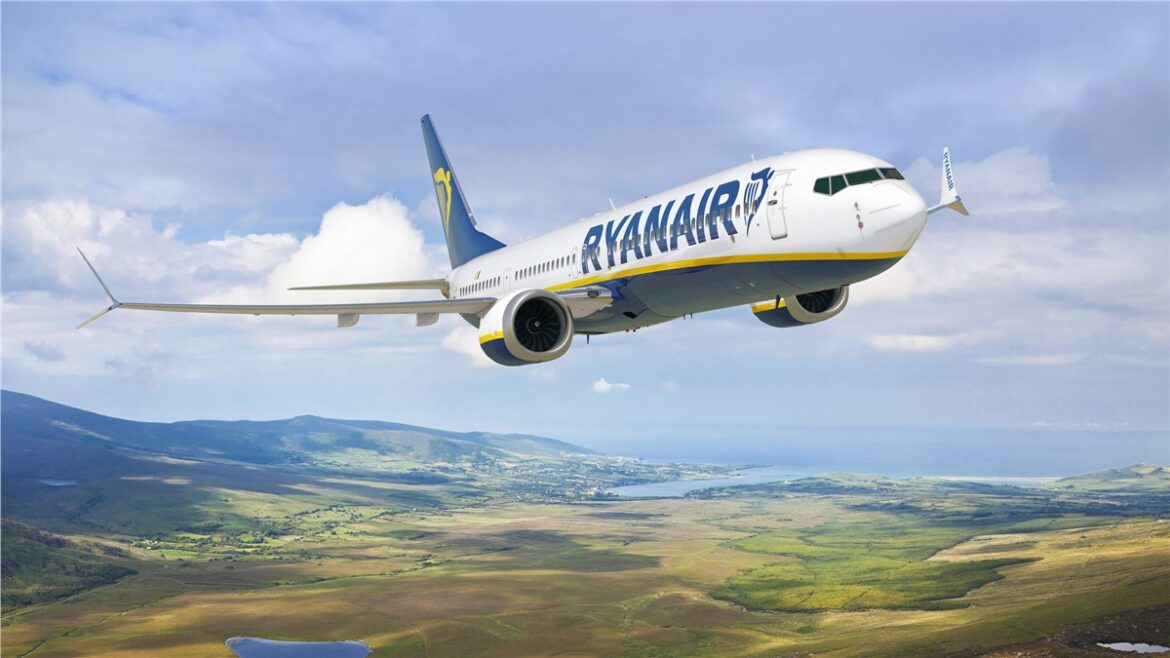 Ryanair Places Its Biggest Boeing Order for up to 300 737 MAX Jets