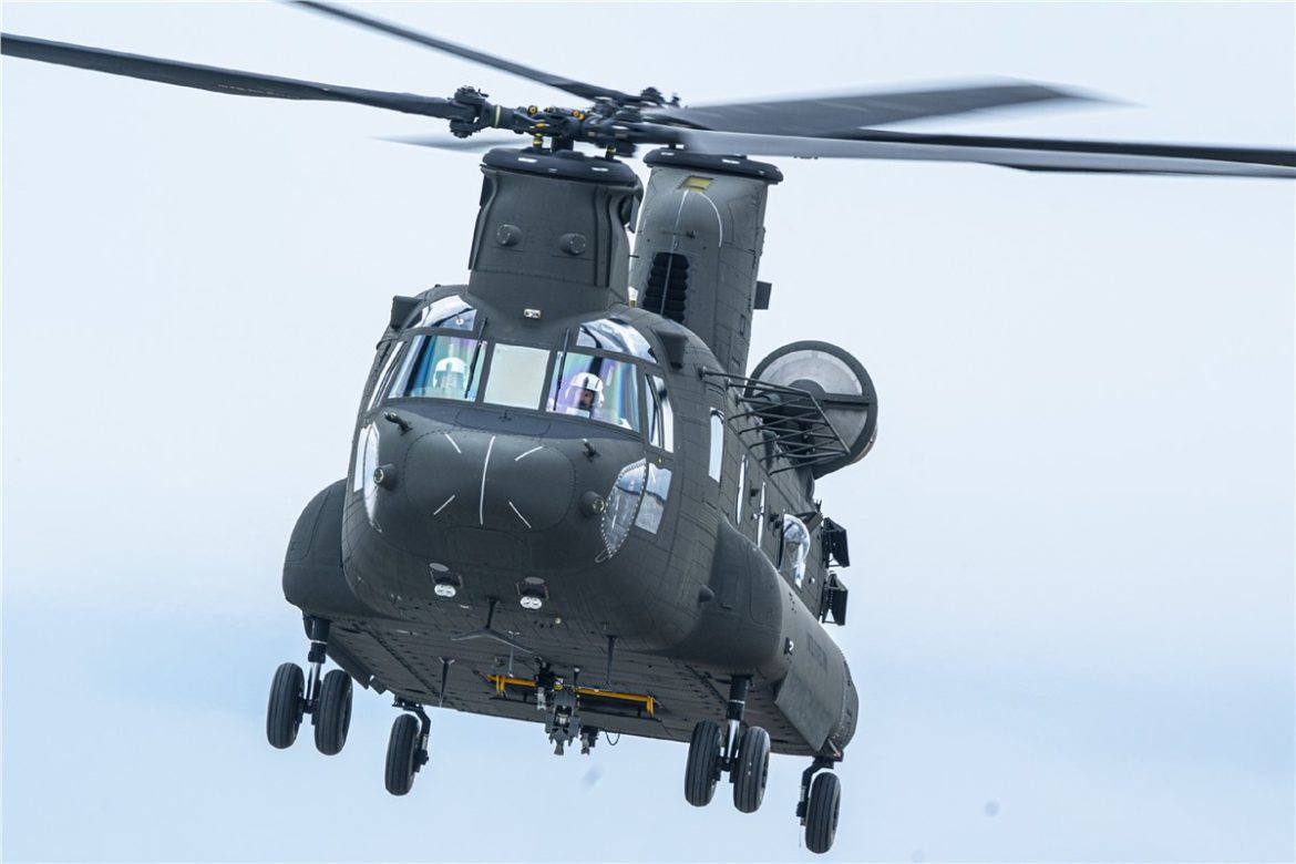Boeing Delivers 1st CH-47F Block II Chinook Aircraft to US Army
