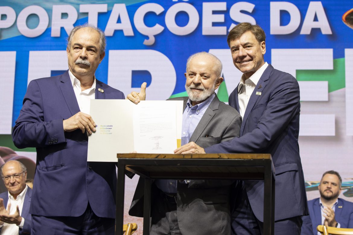 BNDES finances the export of 32 Embraer E175 jets to American Airlines