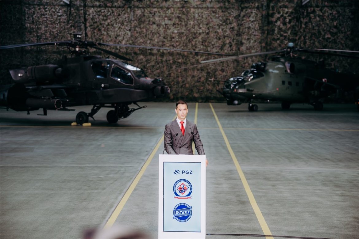 Poland, Boeing, AH-64E Apache, WZL-1, WCBKT, offset agreements, maintenance and sustainment, ground support equipment, defence industry,